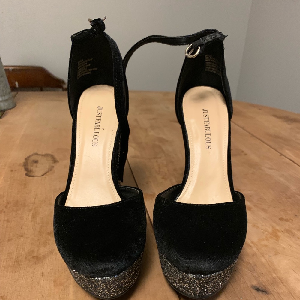 Heels - Picture 4 of 4